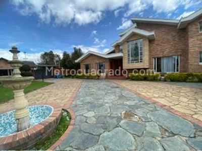 Casa de 3 alcobas en venta en San Jose De Bavaria, Bogotá, 1500 m² · foto 14 de 20