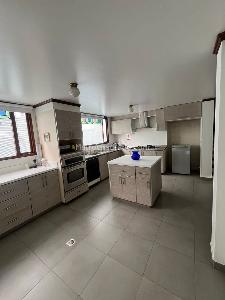 Casa de 3 alcobas en venta en San Jose De Bavaria, Bogotá, 320 m² · foto 6 de 18