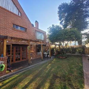 Casa de 4 alcobas en venta en San Jose De Bavaria, Bogotá, 260 m² · foto 2 de 15