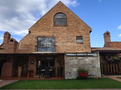 Casa en venta en San Jose De Bavaria, Bogotá · foto 2 de 16