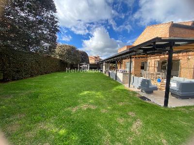 Casa de 4 alcobas en venta en Guaymaral, Bogotá, 1400 m² · foto 3 de 19