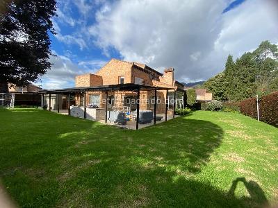 Casa de 4 alcobas en venta en Guaymaral, Bogotá, 1400 m² · foto 4 de 19