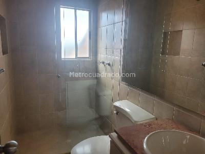 Casa de 4 alcobas en venta en Guaymaral, Bogotá, 1400 m² · foto 8 de 19