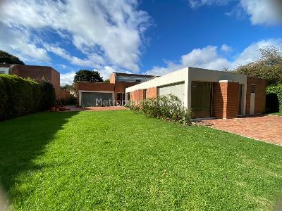 Casa de 4 alcobas en venta en Hacienda San Simon, Bogotá, 1450 m² · foto 2 de 11