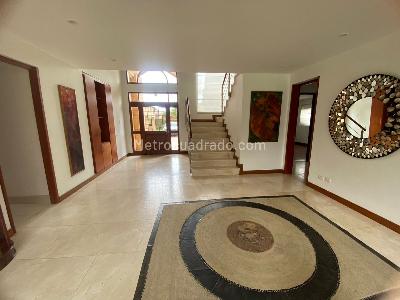 Casa de 4 alcobas en venta en Guaymaral, Bogotá, 1504 m² · foto 10 de 18