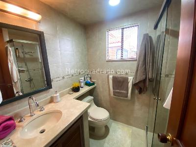 Casa de 4 alcobas en venta en San Jose De Bavaria, Bogotá, 350 m² · foto 18 de 20