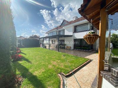 Casa de 4 alcobas en venta en San Jose De Bavaria, Bogotá, 420 m² · foto 2 de 19