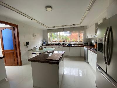 Casa de 4 alcobas en venta en San Jose De Bavaria, Bogotá, 800 m² · foto 5 de 19