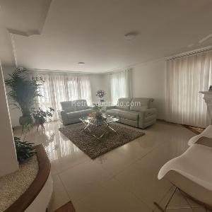 Casa de 4 alcobas en venta en San Jose De Bavaria, Bogotá, 260 m² · foto 11 de 15
