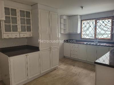 Casa de 4 alcobas en venta en San Jose De Bavaria, Bogotá, 260 m² · foto 6 de 15