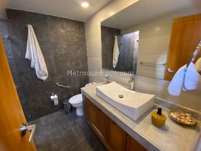 Casa de 3 alcobas en venta en San Jose De Bavaria, Bogotá, 250 m² · foto 14 de 16