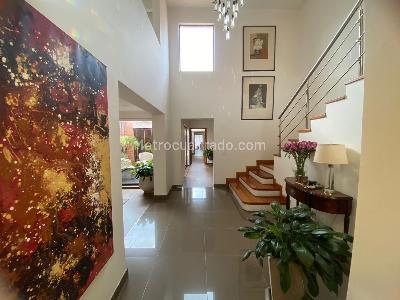 Casa de 3 alcobas en venta en San Jose De Bavaria, Bogotá, 250 m² · foto 3 de 16