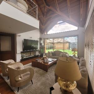 Casa de 4 alcobas en venta en San Jose De Bavaria, Bogotá, 420 m² · foto 3 de 19