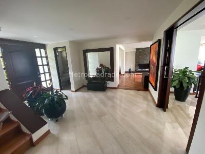 Casa de 4 alcobas en venta en San Jose De Bavaria, Bogotá, 800 m² · foto 17 de 18