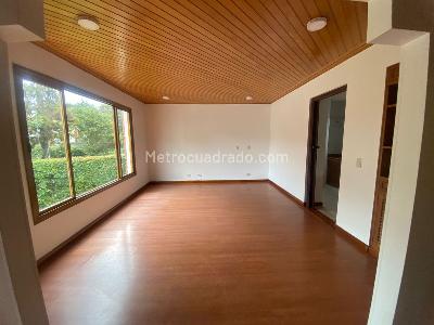 Casa de 4 alcobas en venta en San Jose De Bavaria, Bogotá, 260 m² · foto 10 de 15