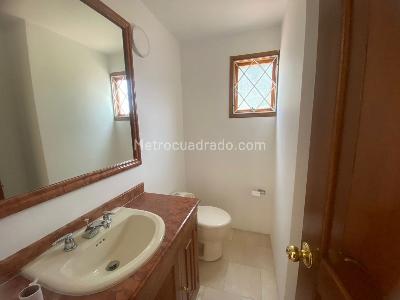Casa de 4 alcobas en venta en San Jose De Bavaria, Bogotá, 260 m² · foto 4 de 15