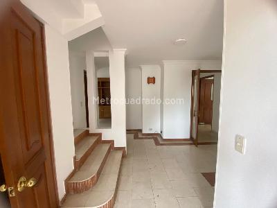 Casa de 4 alcobas en venta en San Jose De Bavaria, Bogotá, 260 m² · foto 5 de 15