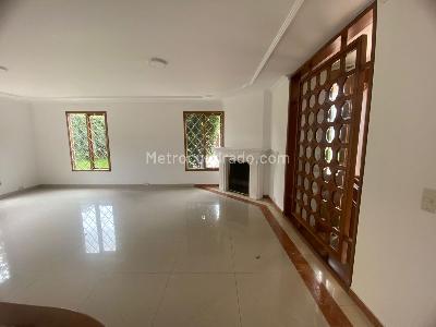Casa de 4 alcobas en venta en San Jose De Bavaria, Bogotá, 260 m² · foto 6 de 15
