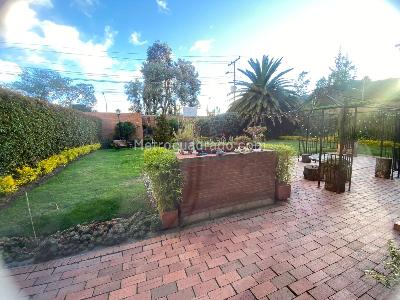 Casa de 4 alcobas en venta en San Jose De Bavaria, Bogotá, 800 m² · foto 14 de 17