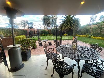 Casa de 4 alcobas en venta en San Jose De Bavaria, Bogotá, 800 m² · foto 1 de 17