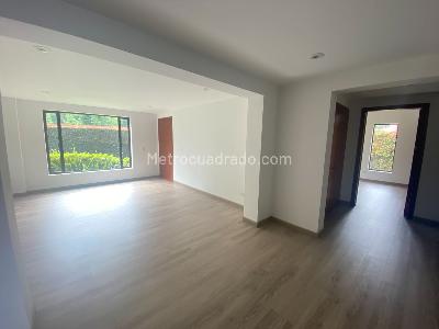 Casa de 4 alcobas en venta en Hacienda San Simon, Bogotá, 2000 m² · foto 2 de 17