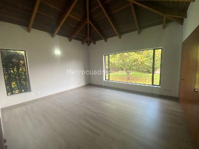 Casa de 4 alcobas en venta en Hacienda San Simon, Bogotá, 2000 m² · foto 3 de 17
