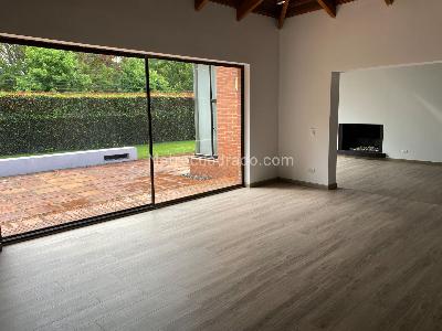 Casa de 4 alcobas en venta en Hacienda San Simon, Bogotá, 2000 m² · foto 4 de 17
