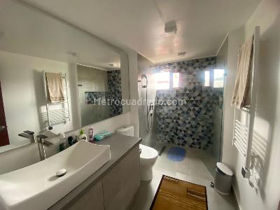 Casa de 3 alcobas en venta en San Jose De Bavaria, Bogotá, 240 m² · foto 9 de 18