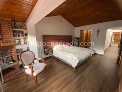 Casa de 3 alcobas en venta en San Jose De Bavaria, Bogotá, 250 m² · foto 11 de 19