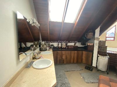 Casa de 4 alcobas en venta en San Jose De Bavaria, Bogotá, 800 m² · foto 6 de 14