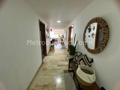 Apartamento en venta en Santa Barbara Occidental, Bogotá · foto 2 de 20