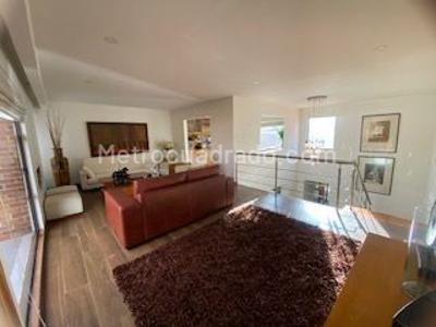 Casa de 3 alcobas en venta en San Jose De Bavaria, Bogotá, 250 m² · foto 10 de 20