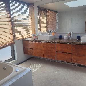 Casa de 5 alcobas en venta en San Jose De Bavaria, Bogotá, 650 m² · foto 13 de 16