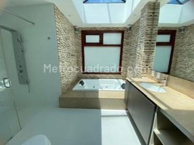 Casa de 4 alcobas en venta en San Jose De Bavaria, Bogotá, 800 m² · foto 11 de 19