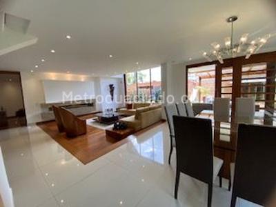 Casa de 4 alcobas en venta en San Jose De Bavaria, Bogotá, 800 m² · foto 17 de 19
