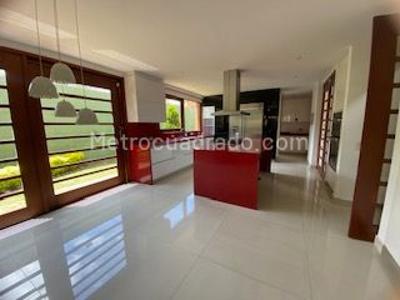 Casa de 4 alcobas en venta en San Jose De Bavaria, Bogotá, 800 m² · foto 18 de 19