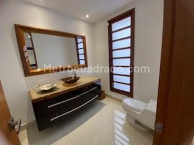 Casa de 4 alcobas en venta en San Jose De Bavaria, Bogotá, 800 m² · foto 3 de 19