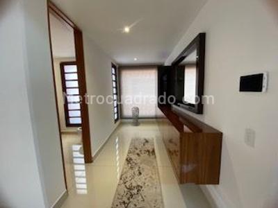 Casa de 4 alcobas en venta en San Jose De Bavaria, Bogotá, 800 m² · foto 4 de 19