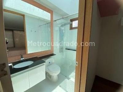 Casa de 4 alcobas en venta en San Jose De Bavaria, Bogotá, 800 m² · foto 5 de 19