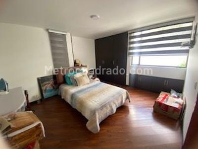Casa de 4 alcobas en venta en San Jose De Bavaria, Bogotá, 450 m² · foto 3 de 19