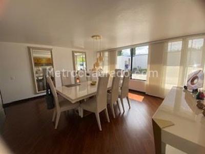 Casa de 4 alcobas en venta en San Jose De Bavaria, Bogotá, 450 m² · foto 7 de 19