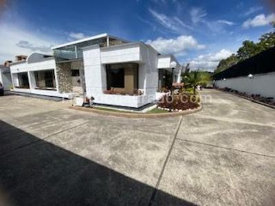 Casa de 4 alcobas en venta en San Jose De Bavaria, Bogotá, 450 m² · foto 8 de 19