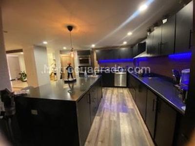 Casa en venta en San Jose De Bavaria, Bogotá · foto 10 de 12