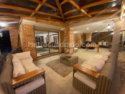 Casa en venta en San Jose De Bavaria, Bogotá · foto 2 de 12