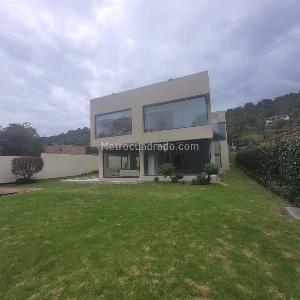 Casa de 4 alcobas en venta en San Jose De Bavaria, Bogotá, 585 m² · foto 2 de 19