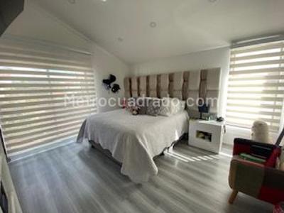 Casa de 4 alcobas en venta en San Jose De Bavaria, Bogotá, 800 m² · foto 4 de 15