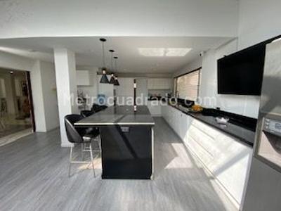Casa de 4 alcobas en venta en San Jose De Bavaria, Bogotá, 800 m² · foto 7 de 15