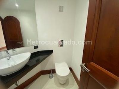 Casa de 4 alcobas en arriendo en San Jose De Bavaria, Bogotá, 800 m² · foto 14 de 17