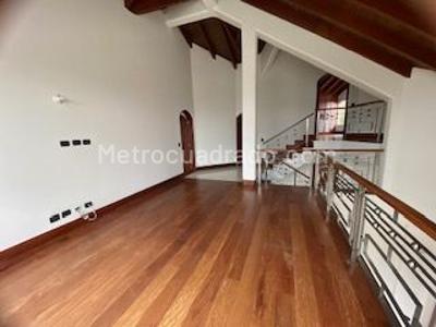 Casa de 4 alcobas en arriendo en San Jose De Bavaria, Bogotá, 800 m² · foto 2 de 17