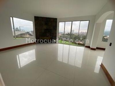 Casa de 4 alcobas en arriendo en San Jose De Bavaria, Bogotá, 800 m² · foto 8 de 17